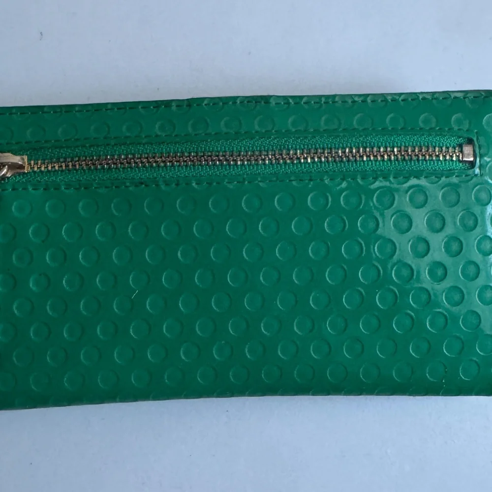 Kate Spade Green Wallet - Picture 7 of 8